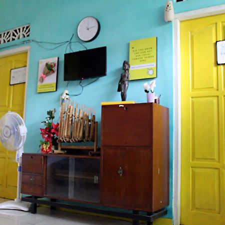 Rumah Teman Backpacker Semarang Buitenkant foto