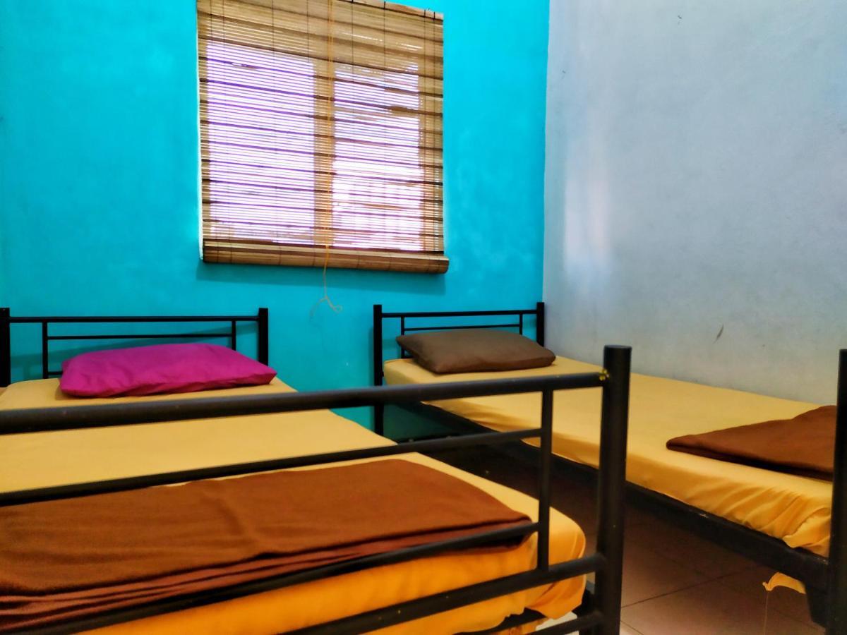 Rumah Teman Backpacker Semarang Buitenkant foto