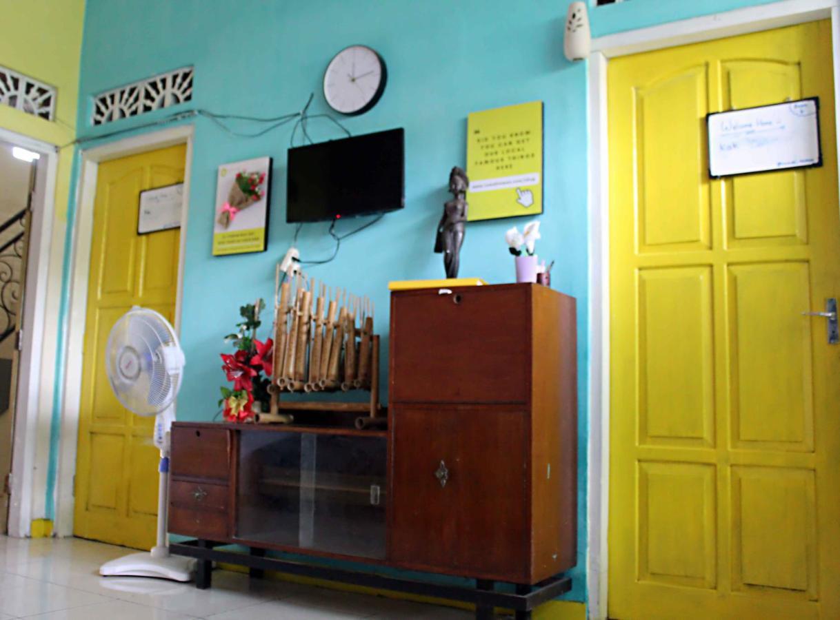 Rumah Teman Backpacker Semarang Buitenkant foto