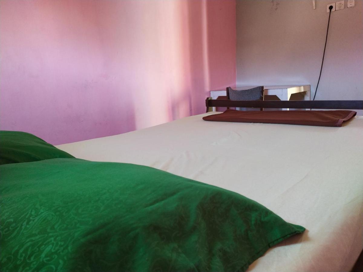 Rumah Teman Backpacker Semarang Buitenkant foto